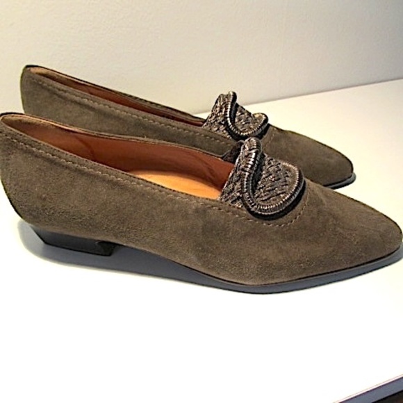 NWOT CasaDei Vintage Embellished Loafers, Size 6 - Picture 3 of 9